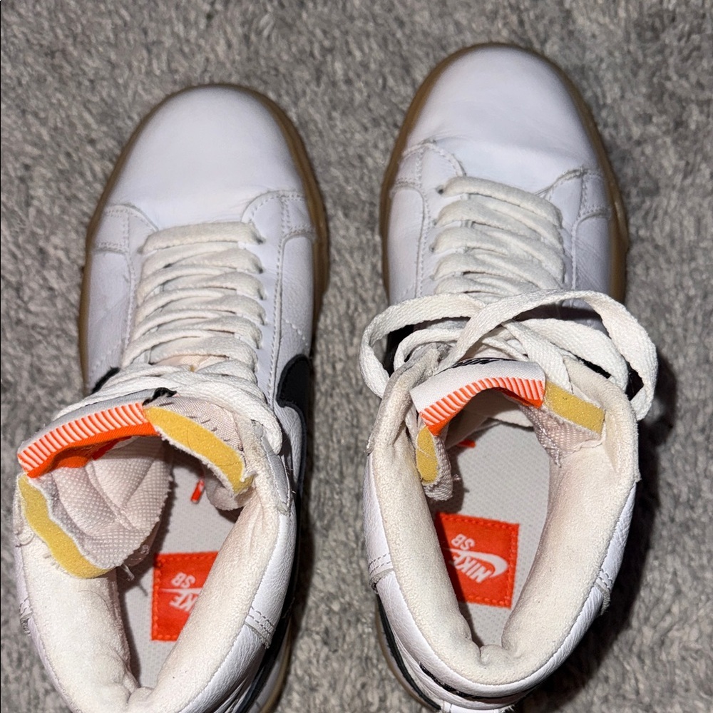 Nike SB White and Black High-Tops with Gum Soles basketball youth unisex size 5 - Picture 8 of 9